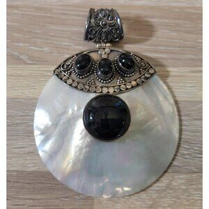 Meran Sterlng Silver,‎ Mother of Pearl & Onyx Large Round Ornate Pendant 161
